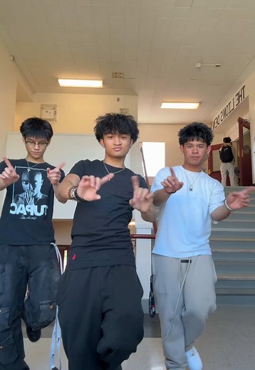 TikTok Dance Trends and Choreography Dances