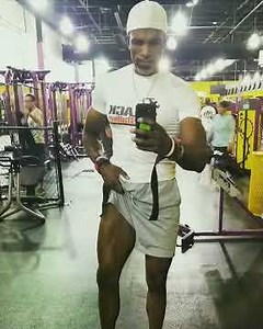 How to perform a Smith machine hack squat the right way