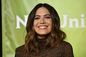 Mandy Moore Live Debuts 9 New Songs at Silver Landings Residency!