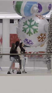 Plan a holiday getaway to #BloomingtonMN where you can enjoy shopping, dining, and world-class hotels all in one spot! 🛍️ Spend a day shopping till you drop at @mallofamerica and don’t forget - clothes and shoes are tax-free! 🎢 Enjoy all of the thrills at @nickelodeonuniverse that features rides for everyone! 🍽️ Stop at one of the many dining options Bloomington has to offer. 💤 Finally, end your night by relaxing in a cozy hotel room. Click the link in our bio to see all of our holiday hotel