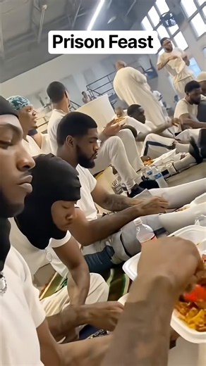 Prison Feasting With The Brothers 🤲🏼 #prisonlife
