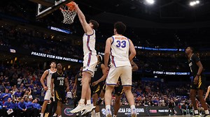 Florida's 7-9 center has his moment: Tallest player in college basketball history dunks to bench's delight Stream of General Videos