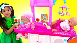 727K views · 16K reactions | Emma cuida su muñeca bebé con Nursery Playset Juguetes para niñas | Juguetes y Colores | Facebook
