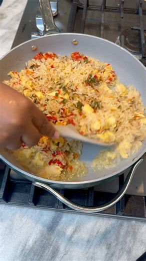 Our Market Meal Kits make dinner for two easy, delicious, and fast—like our Peruvian Inspired Shrimp Chaufa, ready in just 15 minutes! Keep a few in your fridge and enjoy chef-inspired meals without the prep. 👉 Shop now and make dinner easy: https://bit.ly/48i1Dmy | The Fresh Market