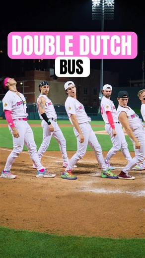 🗣️ WHO’S DRIVING THIS BUS?? #dance #dancer #dancing #trend #mollylong #project21 #viral #shorts