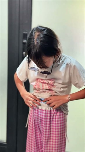 A Dangerous Moment—Her Calm Reaction Shocked Everyone #OneMan #SocialExperiment #RealLifeMoments