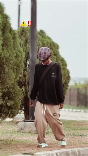 𝕃𝔸ℝℝ𝕐🙂💫🤍 (@officiallarry07)’s video of Scary Larry Says Help Me