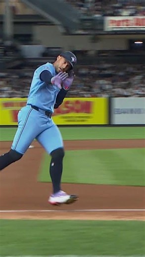 Springer Homer at Yankee Stadium 💣