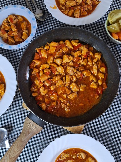 Ukusna Pileća Mućkalica: Jednostavan Recept