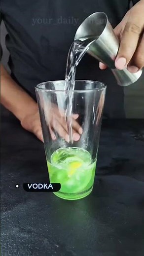 Cucumber Mint Vodka Cocktail 🥒🍸 | Refreshing Summer Drink #shorts