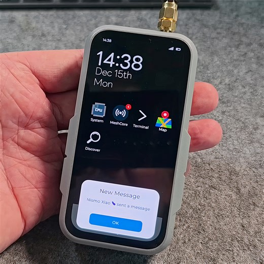 First Look at the MeshCore Smartphone, a Pocket-Sized Off-Grid Communicator in Disguise