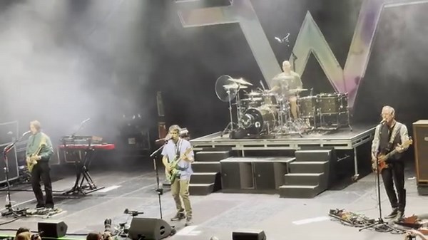 Weezer live [Full show] @ Columbiahalle - Berlin 10.06.2025