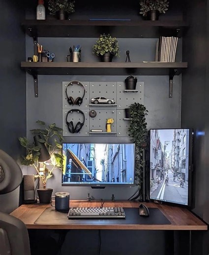 Watch how to use monitor stand on Amazon Live