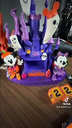 Make a Halloween countdown clock with Raspberry Pi Pico W