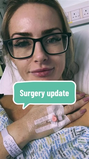 Colostomy reversal complete on Wednesday morning ☑️ This was me in recovery feeling like an absolute champ 🤣🙌 Surgery went well, no complications! Yesterday was a rough day - was very tired and very sore,l! couldn’t quite get the pain under control and had hellish heartburn to go with it ❤️‍🔥 generally just feeling rubbish & a bit fragile … today is a new day 🥰❤️ I can’t believe it’s done! Thank you to everyone for their messages of kindness and support 💫🫶🙌✨ feeling so lucky 🍀 #colostomy