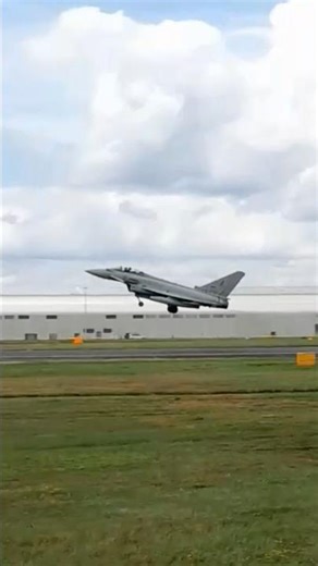 pair of typhoons - FIA -very overexposed 😭#aviation #airshow #typhoon #eurofightertyphoon #takeoff