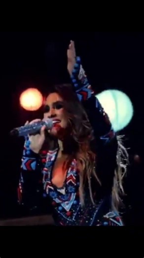 Dulce María - Dejame ser #rbd #rebelde #concert ‪@dulcemarialive‬ #dulcemaria