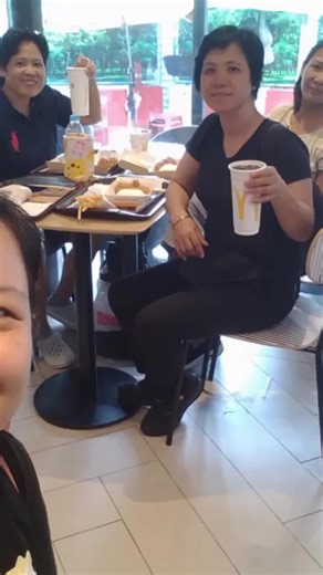 วิดีโอของ mimi tina (@mimitina0512) พร้อมเพลง ZUMBUDOTS - Rk Kent Music