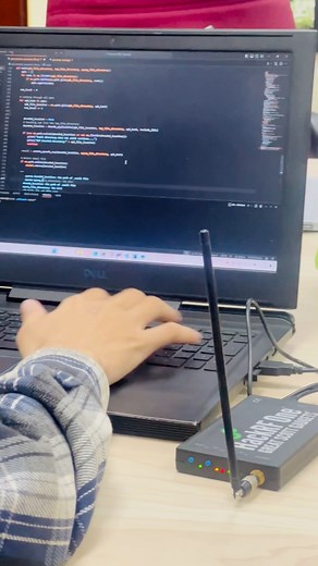 4.2K views · 40 reactions | HackRF One là thiết bị vô tuyến được điều...