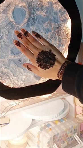 Using my left hand to create a henna design🌸#shorts #viralshorts #trending #eidmehndidesign2026 #DIY