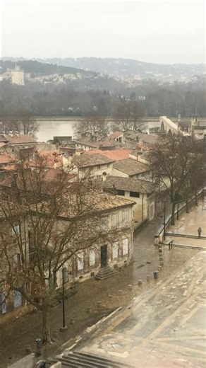 Avignon City Walk: History, Squares, and Southern Vibes