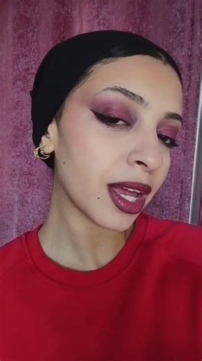 Makeup Tutorial for a Witch-Inspired Look