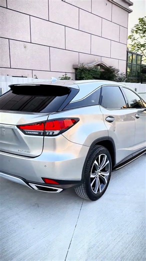 [SUM Used Cars] Looking to upgrade your lifestyle? This one is perfect! | 2020 LEXUS RX