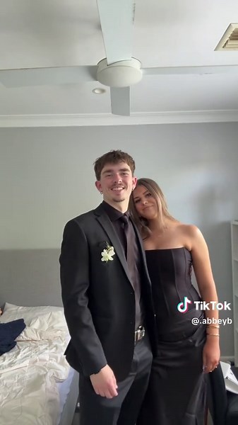 Elegant Blue Formal Dresses for Every Occasion