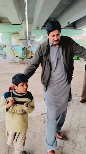 355K views · 29K reactions | Har insan ko izat pyar do | Manzoor Khan | Facebook