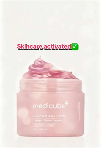 Features a unique, bouncy and elastic texture that leaves the skin feeling plump and firm Designed for easy morning and evening application, suitable even for use under makeup Provides a luminous and polished complexion with intensely hydrating benefits Delivers a 'Korean Glass Glow' effect immediately after application for a youthful look Enhances skin's moisture retention and promotes a soft, hydrated appearance Formulated with natural vitamin ingredients and hydrolyzed collagen without any ar