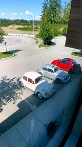 This charming 1965 bug has an interesting search tale. Craig scoured every corner in search of his dream car, yet couldn’t find the right one. Remarkably, after a long search, he discovered the perfect Bug a mere 15-minute stroll from his home! One never knows where ‘the one’ might appear. It is a Canadian Custom, and Check out those seats—Just pure elegance. #1965 #CanadianCustom #classiccar #staygroovy #oldschoolcars #volkswagen #aircooled #instacar #vdub #vdublove #vdubnation #vwnation #volks