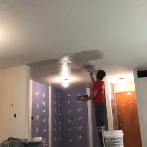 💯 Munroe’s Drywall & Finish putting an easy-grip Level5 Tools taping knife to work 🔥💪 Level5 Tools' soft-grip, stainless taping knives are guaranteed for life, come with that perfect "broken-in" feeling and feature an ergonomic handle for comfortable all-day use 👌 Get yours here: https://level5.tools/store | LEVEL5 Tools