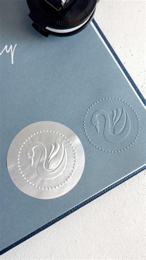 One of our recent custom faves🦢🤍 #embossing #stationery #artandcraft #personalized #giftideas #diy