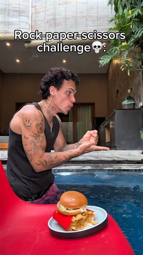 Dmitrii Shilov on Instagram: "Rock-paper-scissors challenge💀#shelove"