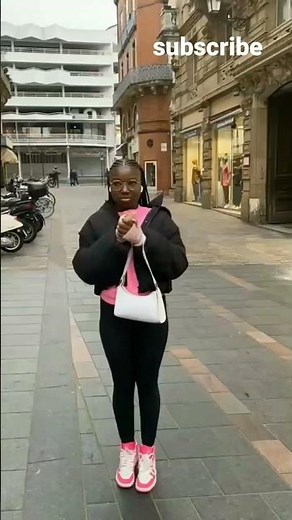 Machine Gun Kelly - emo girl feat. WILLOW (Official Music Video)