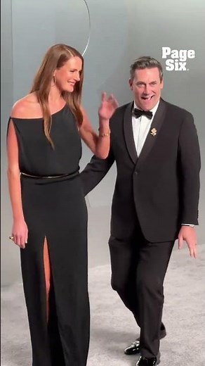 Jon Hamm approaches wife Anna Osceola on the 2026 Vanity Fair Oscar Party red carpet 💀 #shorts
