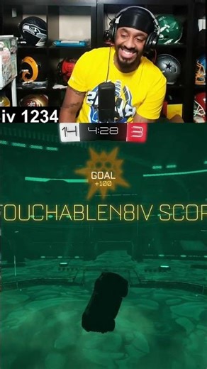 Football Experience vs Rocket League Gridiron #RocketLeague #RLGameplay #Comparison