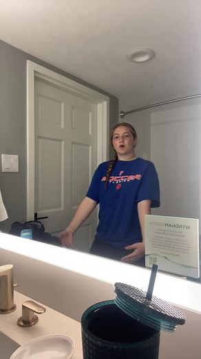 sophie🪩 (@sophie.kirschnerr)’s videos with she knows UNRELEASED - fazo💫