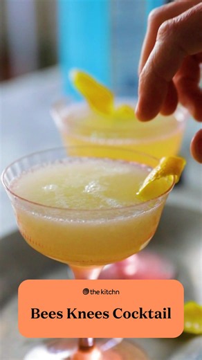How to Make a Bees Knees Cocktail