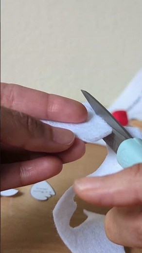 How to cut felt pieces using a pattern manually #diy #feltcrafts #beginnerfriendly #plushies #tips