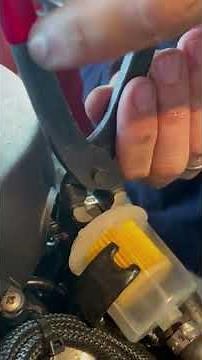 Evinrude ETEC 40 50 60 HP - How To Remove / Service Inline Fuel Filter