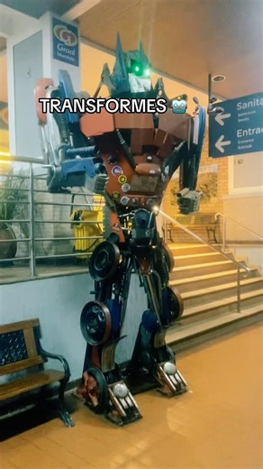 Quem aí é Fã desses Transfomes? 🤩🤖🦿🦾 #robo #transformes #Sp #viagem #frypage