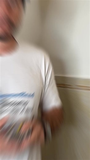 We opened two shower filters. One from Amazon… and one from us. The Amazon filter had almost nothing inside — barely enough media to clean a glass of water, let alone a shower. Shower filtration isn’t regulated. Most filters do nothing. Choose a filter from a company that actually shows what’s inside. 🛒https://www.theshowerheadstore.com/collections/best-shower-head-filter | HammerHead A Shower Head Store Brand