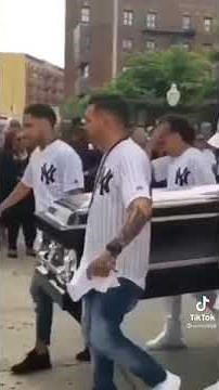 xxxtentacion's funeral 😔😞😭