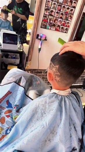 Innovative Kids Hairstyle Carving: Master the Star Look Children's Hairstyle Professional