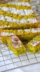 Extremely Moist Pistachio Cake - Savory&SweetFood