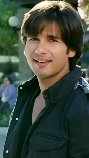 Just Lyrics on Instagram: "Follow for more @_justtlyrics Song credits: Singer: Mohit Chauhan & Shreya Ghoshal Lyrics: Sayeed Quadri Music: Pritam Label: Tips Official [kismet kon ecru on, is this love, Mohit Chauhan, Shreya Ghoshal, shahid Kapoor, Vidya Balan, Bollywood song, old song, love song, nostalgia, relatable, trending] #shahidkapoor #vidyabalan #explorepage #explorereel #explore"