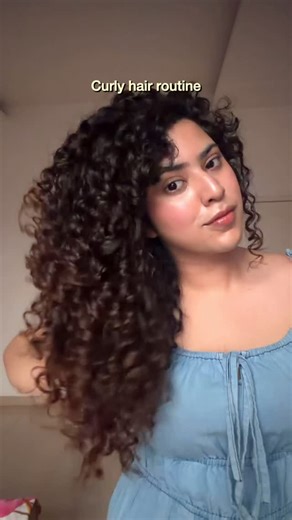 Swarnim | Curly hair care on Instagram: "Curly hair routine from start to finish - SIMPLIFIED✨ If you want to watch the complete breakdown of styling or diffusing, I have already posted that! #curlyhair #frizzyhair #curlyhairroutine #haircare #curls #frizzyhaircare"