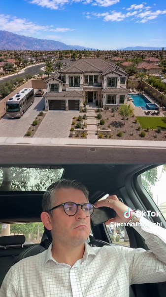 E aí corretores, alguém mais com essa demanda? 🤣🏡 O problema não é querer a casa dos sonhos. É esquecer de olhar pra realidade financeira antes. 😅 Primeiro já me segue para mais conteúdos que vão te ajudar a tomar decisões mais inteligentes na hora de comprar um imóvel. 📲 Antes de começar a procurar, existem alguns pontos que você precisa colocar na ponta do lápis: - Quanto você realmente pode pagar por mês em um eventual financiamento? - Você tem dinheiro para a entrada ou vai precisar se o