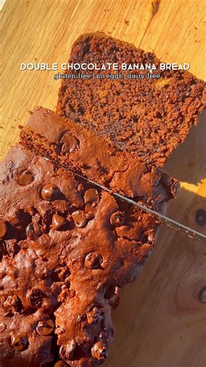 Double Chocolate Banana Bread https://lifemadesweeter.com/chocolate-banana-bread/ | Life Made Sweeter